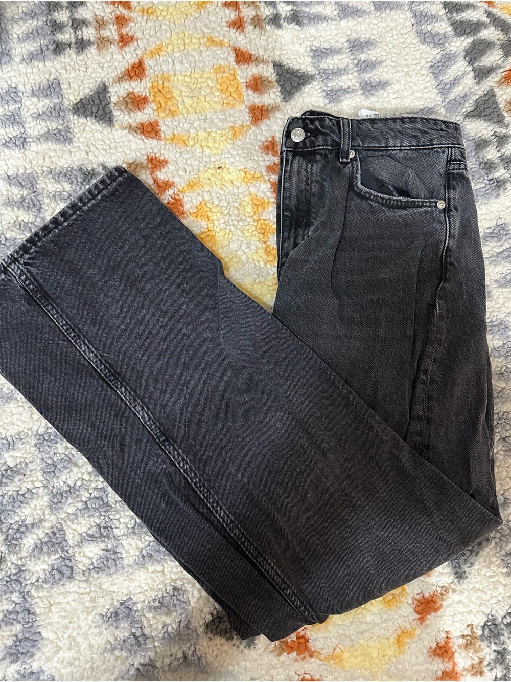 Zara Women’s Size 8 Black Faded Wash High Rise Straight Leg Jeans